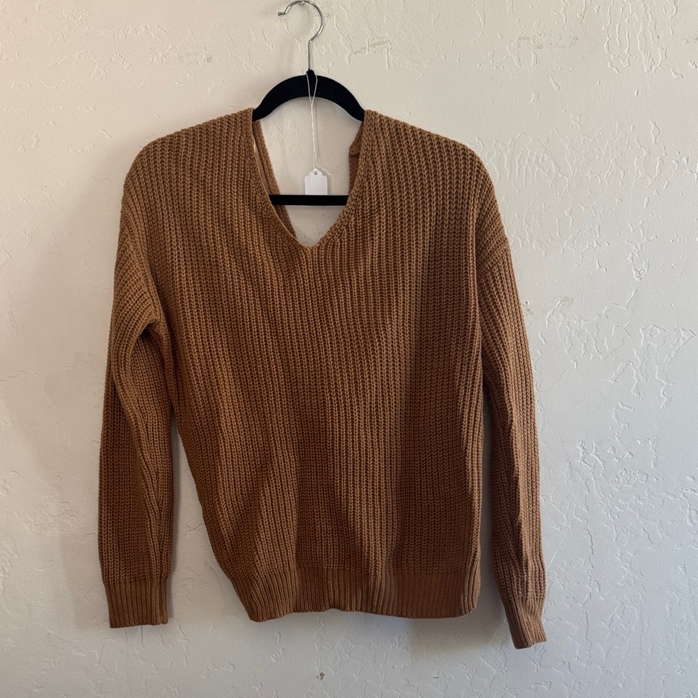 Love Tree Women's V-Neck Tan Sweater